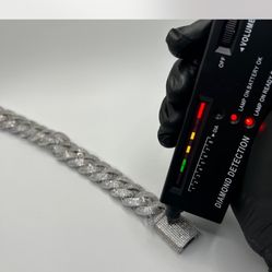 VVS1 MOISSANITE Cuban Bracelet 