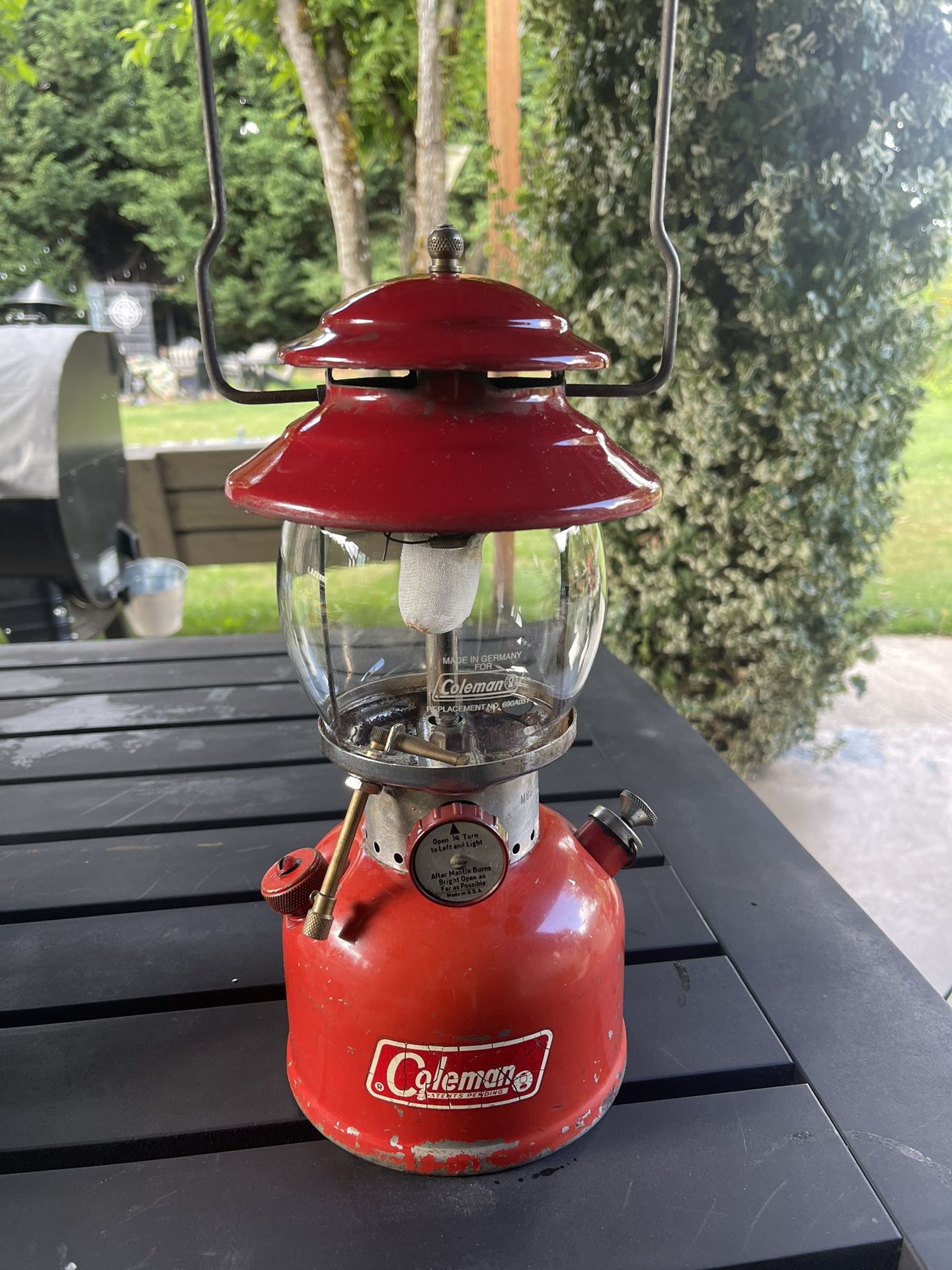 Coleman Vintage Camping Lantern, Working