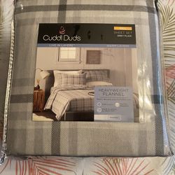 Warm And Cozy High Quality “Cuddle Duds” Cotton Flannel Full Size Bed Sheet Set. Brand New In Package.