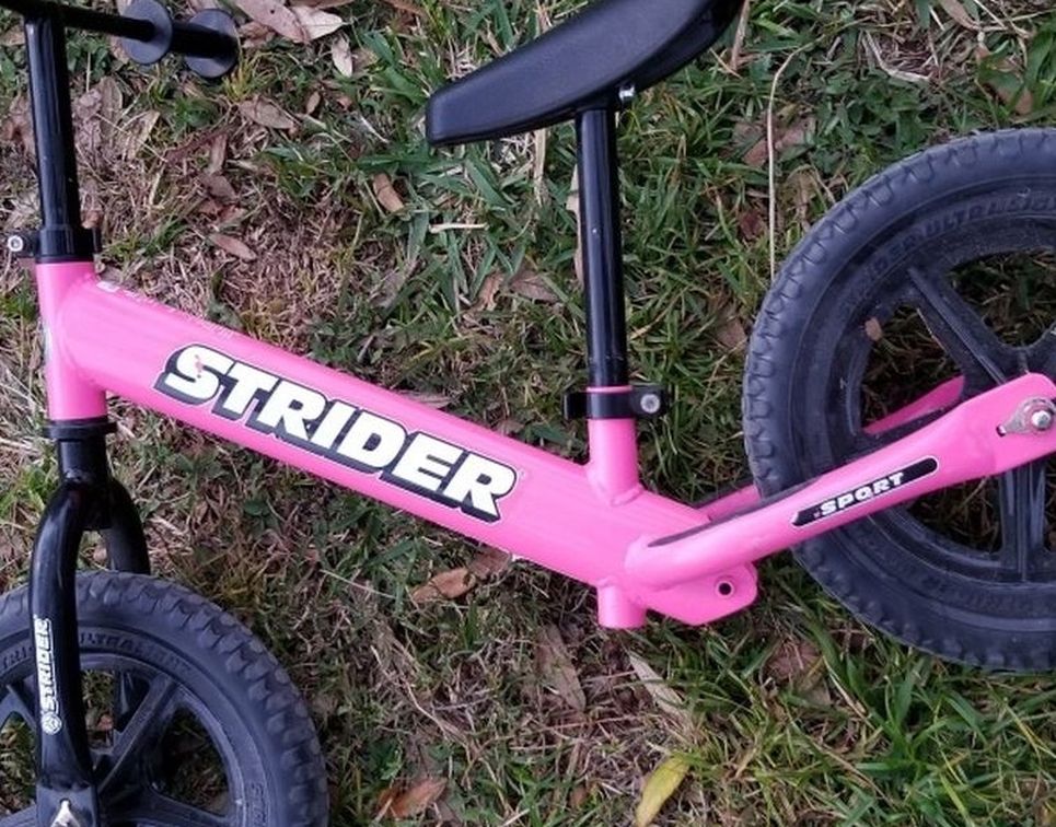 Strider Classic 12" Pink Kids Balance Bike Toddlers No Pedal Sport Training Girls Aluminum Bicycle Ages 18 mos 2 3 Yrs 