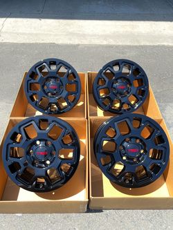 17” Toyota Tacoma TRD OEM Wheels Gloss Black