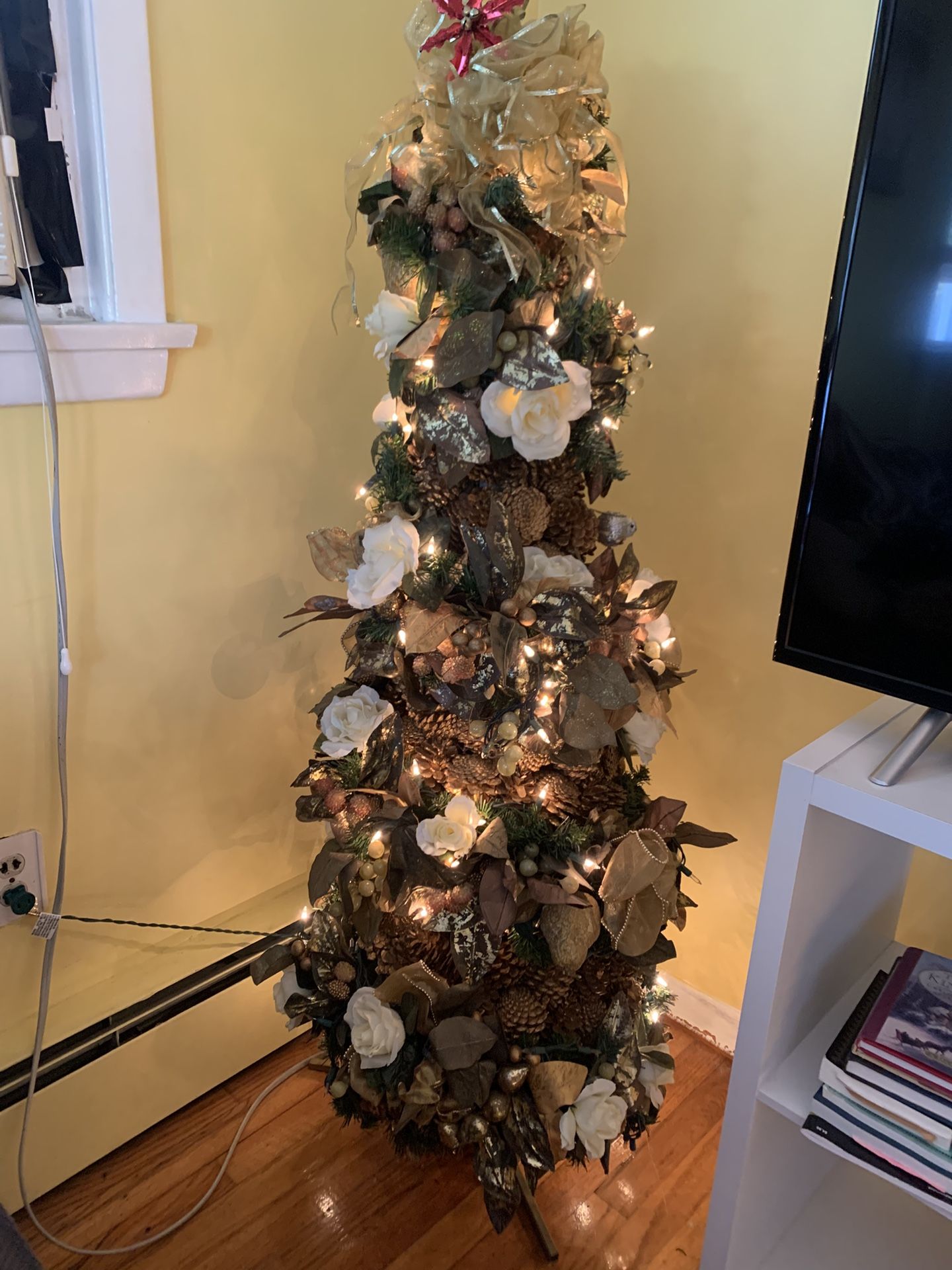 4ft Pre Lit Christmas Tree