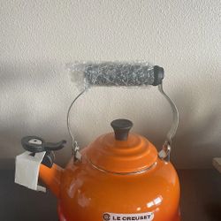 Le Creuset Classic Enamel on Steel Whistling Tea Kettle, Flame