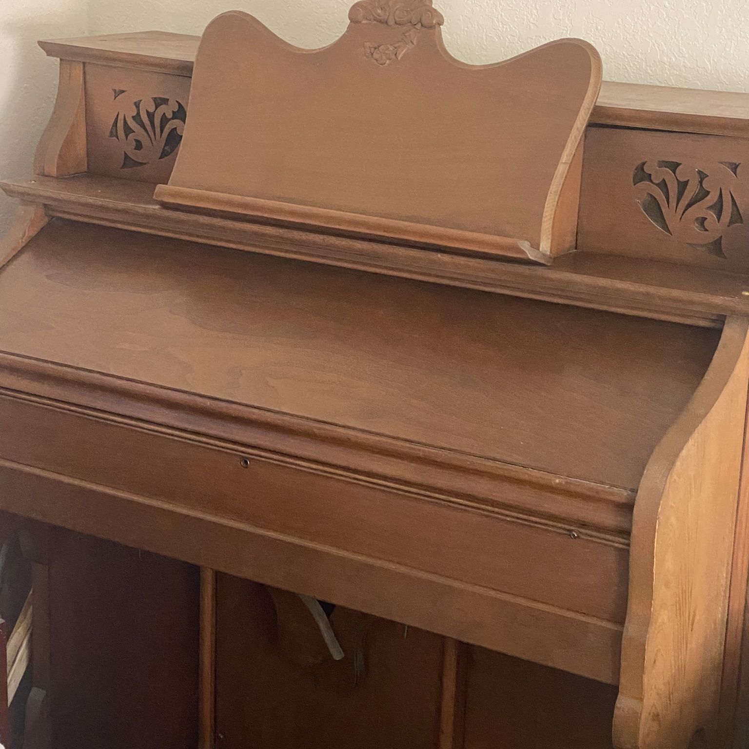 Antique M. Schulz Co. Pump Organ