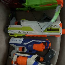 4 Nerf Guns 