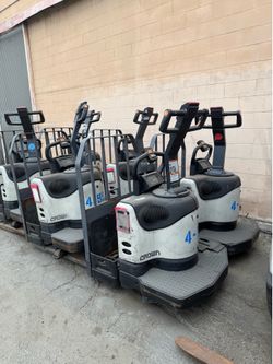 Crown Electric Pallet Jack
