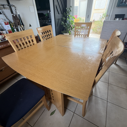 Dining Room Table &6 Chairs