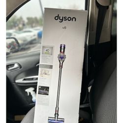 Dyson V8 Vacuum NEW