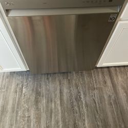 LG QuadWash Dishwasher 