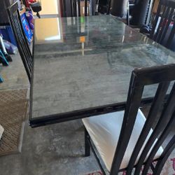 Dinning Table With 4 Chairs