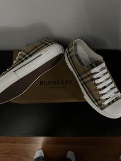 BURBERRY • SHOES 