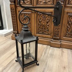 Iron Outdoor Wall Lantern 