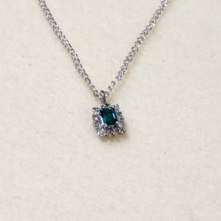 Emerald Green Rectangle Jewel Necklace