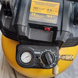 De Walt Air Compressor  6.0 Gal