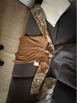 Army Military Clothing & Gear - Uniforms, PT Gear, Duffel