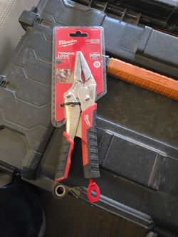 Locking pliers
