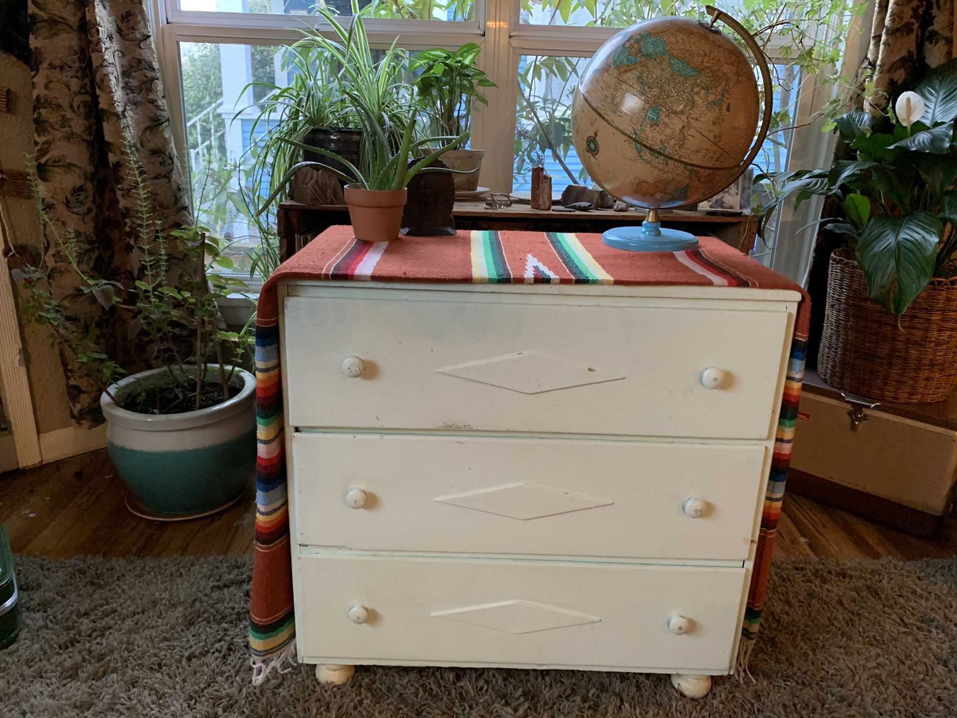 Cute vintage small 3 drawer dresser