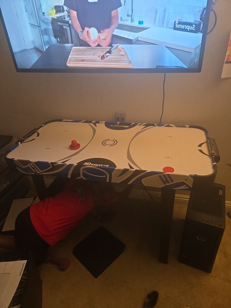 Air Hockey Table