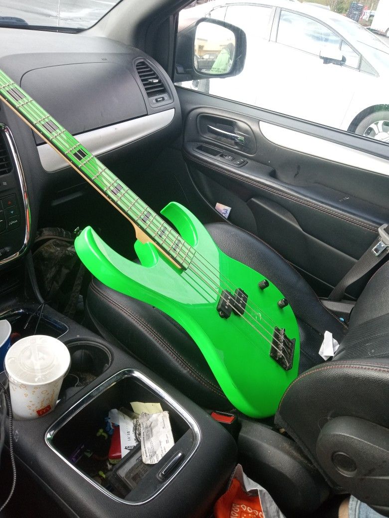 Dean Bass Guitar Fuckin Perf Condition