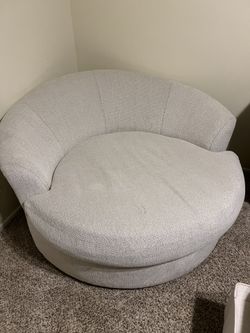 360 Spinning Round Swivel Chair (Size Of A Small Couch)