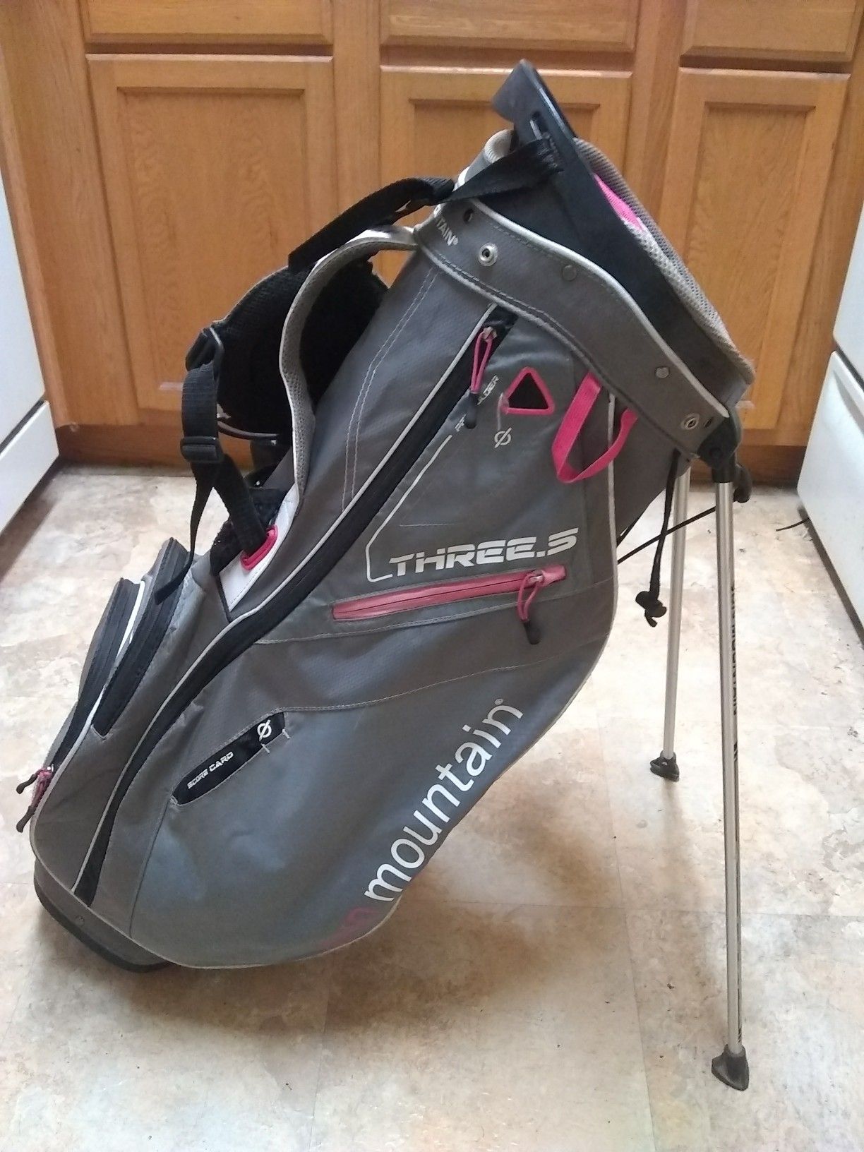 Golf Bag! Golf Clubs! Women's Sun Mountain 3.5 Standbag!