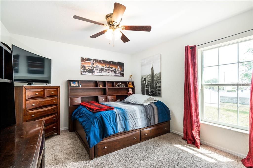 Solid wood full trundle bedroom set