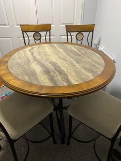 Dining table and 4 chairs
