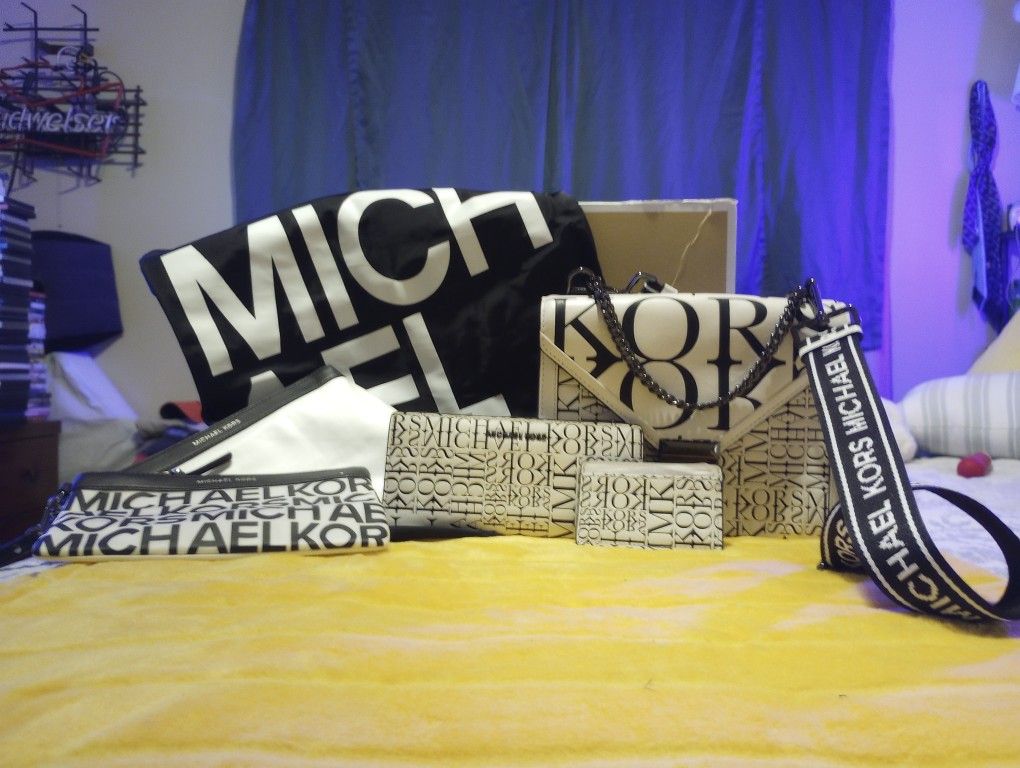 MAKE OFFER!! $150 For Set!!! Rare Authentic Michael Kors Whitney Newsprint Purse Set-NWOT Reduced Today
