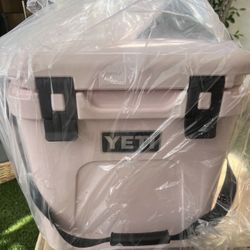 NEW YETI LIMITED EDITION ICE PINK ROADIE 24 1.0