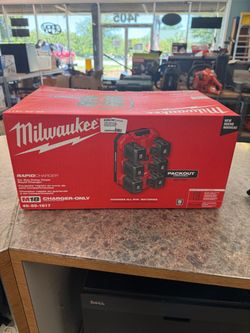 Milwaukee M18 Six Bay Rapid Charger