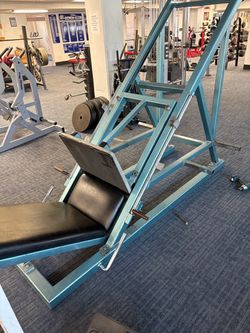 Leg press machine