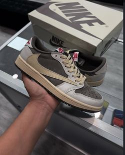 Traviss Scott X Air Jordan 1 Retro Low 