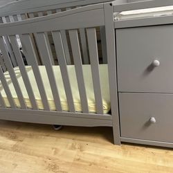 Baby Crib and mattress Both