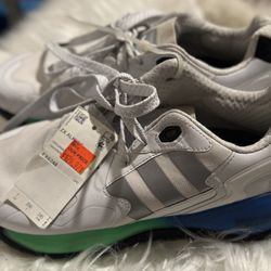 Adidas Shoes (size 7)