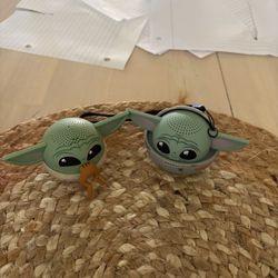 2 Bluetooth Speakers 