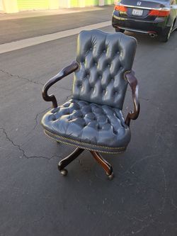 Leather Chair excellent condition