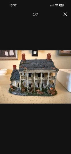 Haunted Mansion Resin Figurine Halloween Decoration