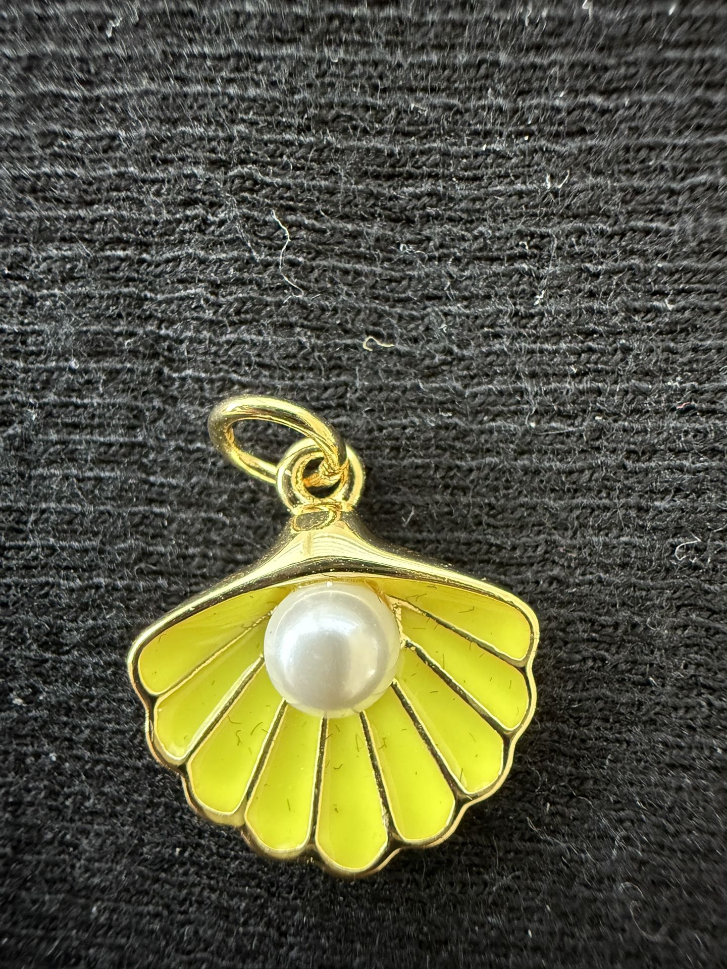 Ginkgo Leaf With Pearl Charm / Pendant 