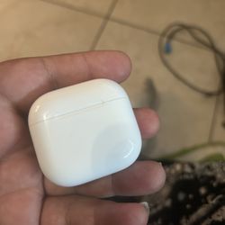 AirPods 4