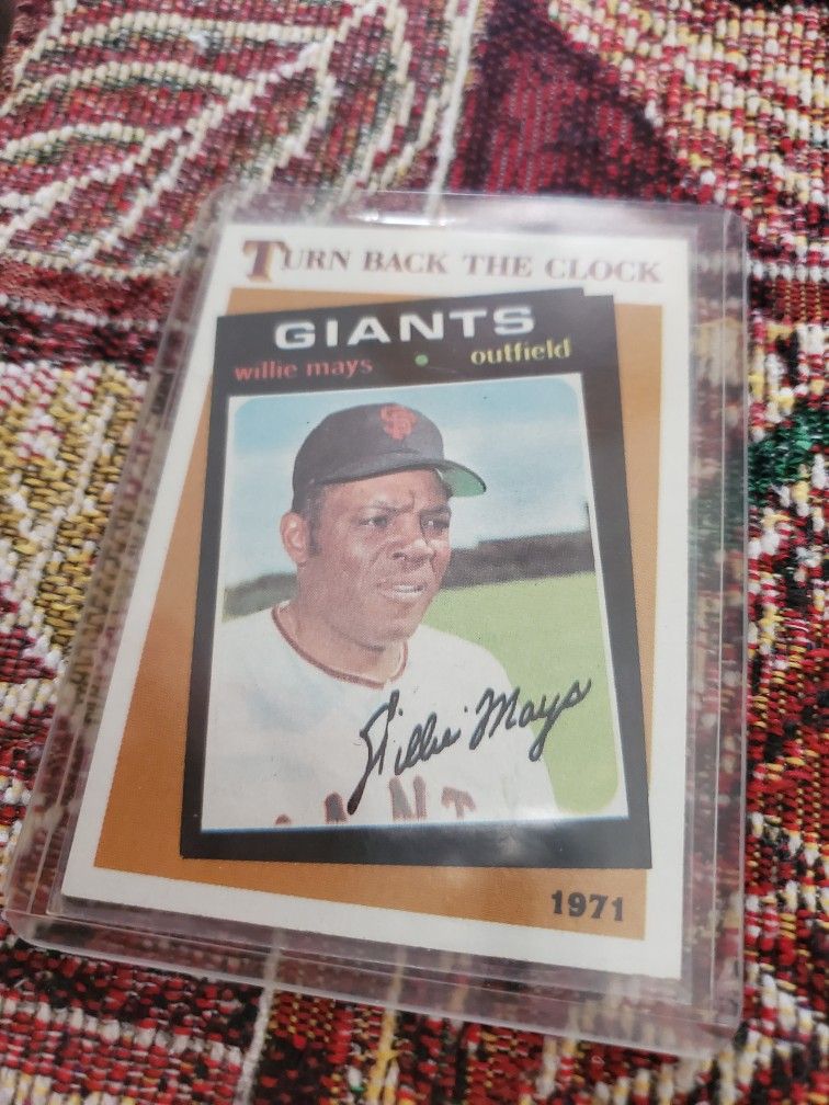 Willie Mays Baseball Cards Lot