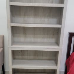 Light wood open bookcase / display shelving unit