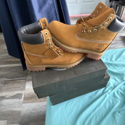 Kids  or women Timberlands 