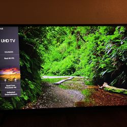 LG 55” 4K UHD Smart TV – Model 55UN6950 – Great Condition