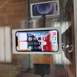 IPhone X White 256GB Factory Unlocked Financing Available! 30 Days Manufacturers Warranty!