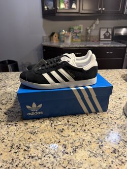 Size 7.5  Adidas Gazelle Black  Cloud White SKU BB5476 Brand New
