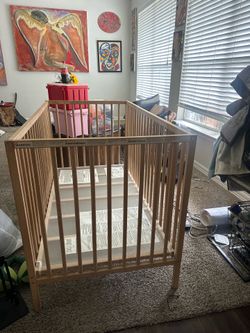 Crib No mattress (Bellaire)