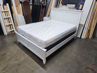 Queen White Wood Panel Bed Frame