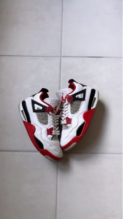 Jordan 4 fire red size 9