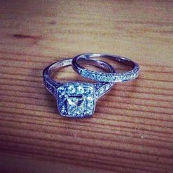 Engagement ring 