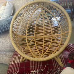 Dog/ Cat Basket Bed 20 X 18 X17 “